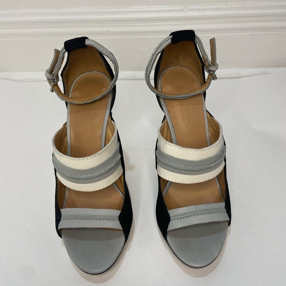 L.A.M.B Black/White/Grayish Blue Leather and Suede Heel - Picture 3 of 6